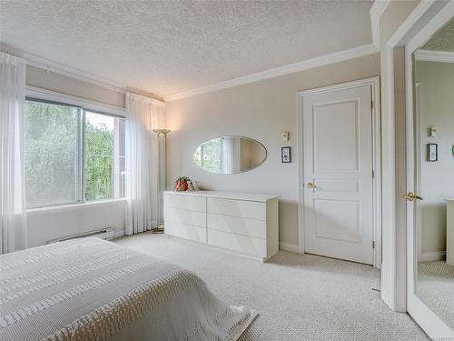 210-405 Quebec St, Victoria, BC - Indoor Photo Showing Bedroom