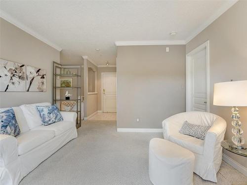 210-405 Quebec St, Victoria, BC - Indoor Photo Showing Living Room