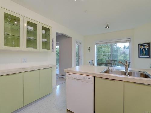 210-405 Quebec St, Victoria, BC - Indoor Photo Showing Kitchen With Double Sink