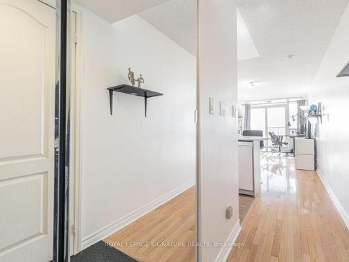 909-1 Rean Dr, Toronto, ON - Indoor Photo Showing Other Room