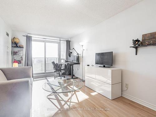 909-1 Rean Dr, Toronto, ON - Indoor Photo Showing Living Room