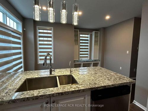 41-60 First, Orangeville, ON - Indoor Photo Showing Kitchen With Double Sink