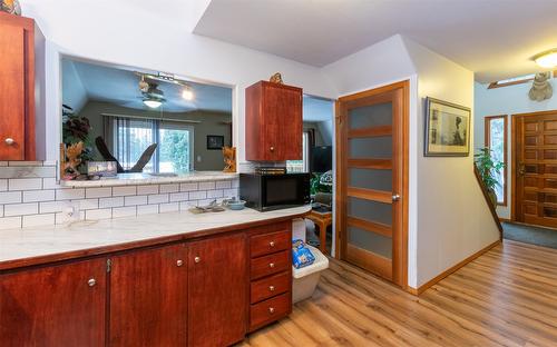 7680 Mountain Drive, Anglemont, BC - Indoor Photo Showing Kitchen