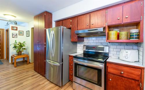 7680 Mountain Drive, Anglemont, BC - Indoor Photo Showing Kitchen