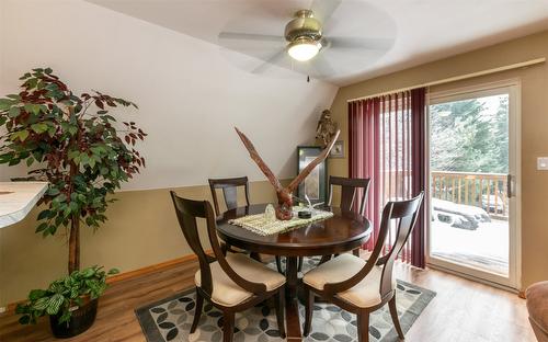 7680 Mountain Drive, Anglemont, BC - Indoor Photo Showing Dining Room