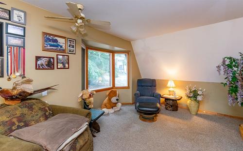 7680 Mountain Drive, Anglemont, BC - Indoor