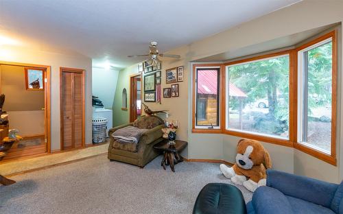 7680 Mountain Drive, Anglemont, BC - Indoor Photo Showing Other Room