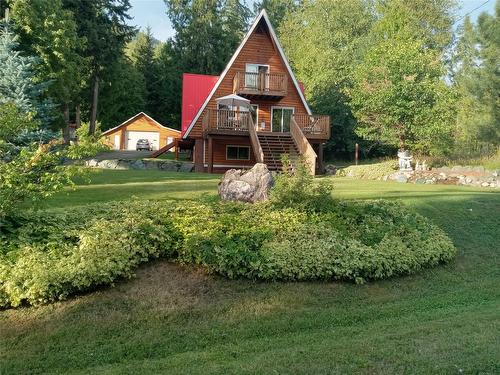 7680 Mountain Drive, Anglemont, BC - Outdoor