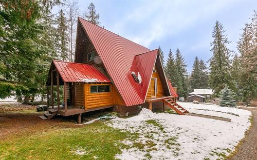 7680 Mountain Drive, Anglemont, BC - Outdoor