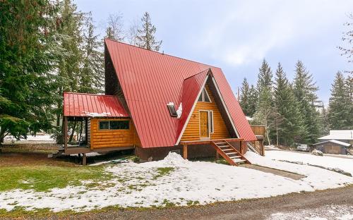 7680 Mountain Drive, Anglemont, BC - Outdoor