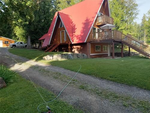 7680 Mountain Drive, Anglemont, BC - Outdoor