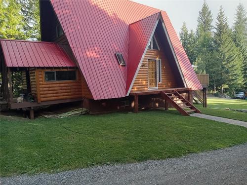 7680 Mountain Drive, Anglemont, BC - Outdoor