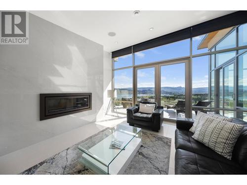 1737 Scott Crescent, West Kelowna, BC - Indoor Photo Showing Living Room With Fireplace