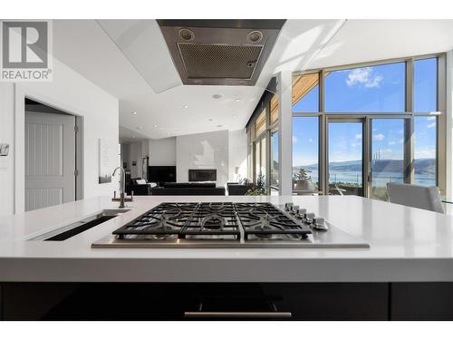 1737 Scott Crescent, West Kelowna, BC - Indoor Photo Showing Kitchen With Upgraded Kitchen