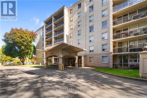 306 - 6390 Huggins Street, Niagara Falls (206 - Stamford), ON - Outdoor With Balcony With Facade