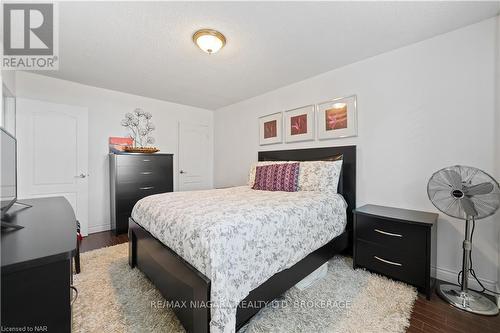 306 - 6390 Huggins Street, Niagara Falls (206 - Stamford), ON - Indoor Photo Showing Bedroom