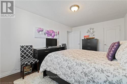 306 - 6390 Huggins Street, Niagara Falls (206 - Stamford), ON - Indoor Photo Showing Bedroom