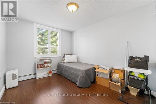 306 - 6390 Huggins Street, Niagara Falls (206 - Stamford), ON - Indoor Photo Showing Bedroom