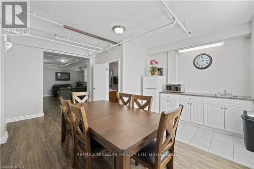 306 - 6390 Huggins Street, Niagara Falls (206 - Stamford), ON - Indoor Photo Showing Dining Room