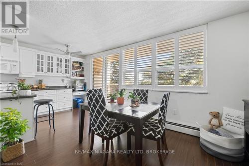 306 - 6390 Huggins Street, Niagara Falls (206 - Stamford), ON - Indoor Photo Showing Dining Room