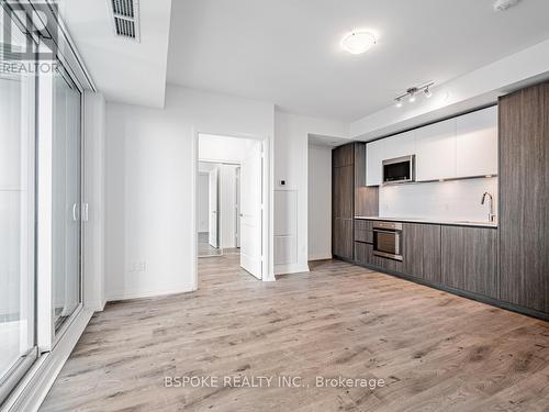 Sph01 - 8 Widmer Street, Toronto, ON - Indoor Photo Showing Kitchen