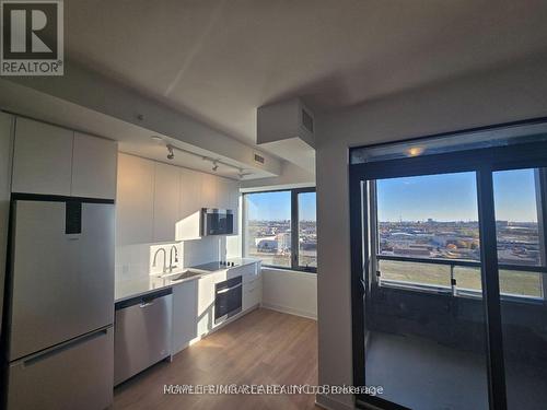 1409 - 2920 Hwy 7 W, Vaughan, ON - Indoor Photo Showing Kitchen With Stainless Steel Kitchen