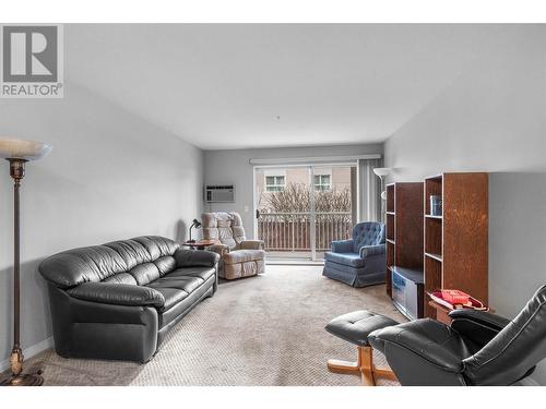 360 Battle Street Unit# 108, Kamloops, BC - Indoor Photo Showing Living Room