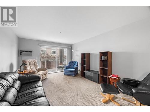 360 Battle Street Unit# 108, Kamloops, BC - Indoor Photo Showing Living Room