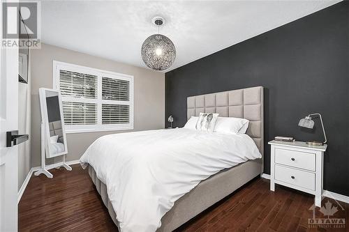 2040 Oakbrook Circle, Ottawa, ON - Indoor Photo Showing Bedroom