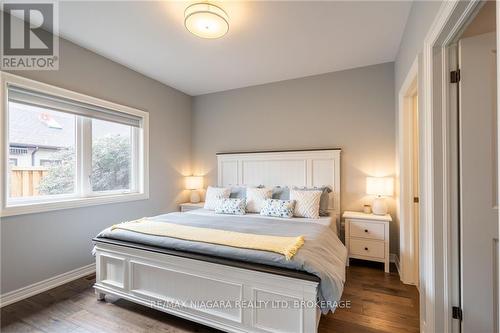 4098 Twenty Third Street, Lincoln, ON - Indoor Photo Showing Bedroom