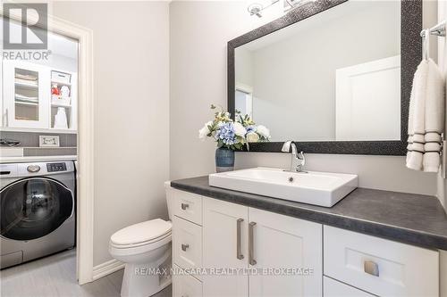 4098 Twenty Third Street, Lincoln, ON - Indoor Photo Showing Laundry Room