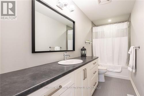 4098 Twenty Third Street, Lincoln, ON - Indoor Photo Showing Bathroom