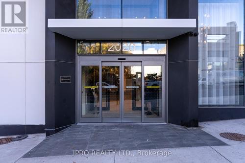 220 - 2020 Bathurst Street, Toronto, ON - Outdoor