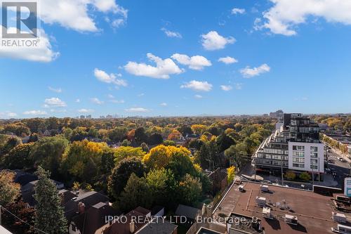 220 - 2020 Bathurst Street, Toronto, ON - Outdoor With View