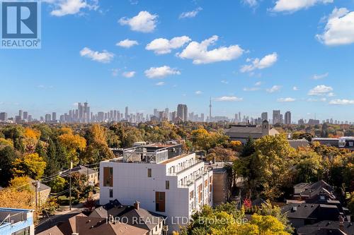 220 - 2020 Bathurst Street, Toronto, ON - Outdoor With View