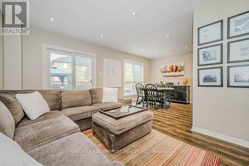 633 Amelia Crescent, Burlington, ON - Indoor Photo Showing Living Room