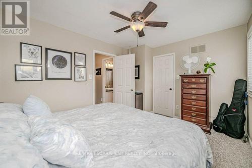 633 Amelia Crescent, Burlington, ON - Indoor Photo Showing Bedroom