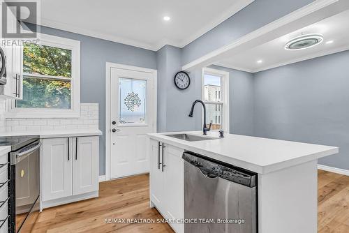 238 Dearborn Avenue, Oshawa, ON - Indoor Photo Showing Kitchen With Upgraded Kitchen