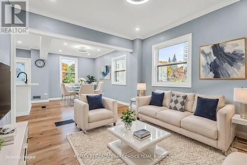 238 Dearborn Avenue, Oshawa, ON - Indoor Photo Showing Living Room