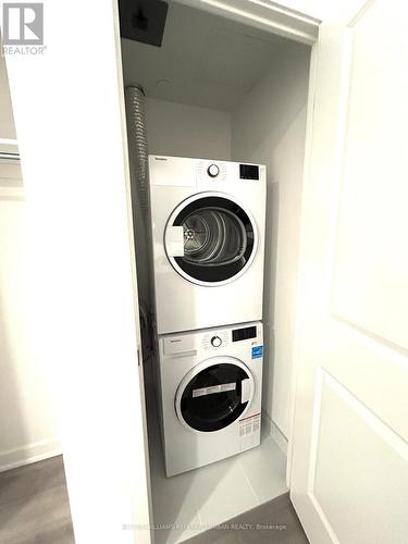 B-2304 - 50 Upper Mall Way, Vaughan, ON - Indoor Photo Showing Laundry Room