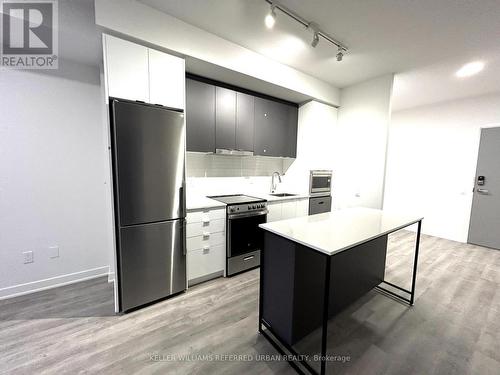 B-2304 - 50 Upper Mall Way, Vaughan, ON - Indoor Photo Showing Kitchen