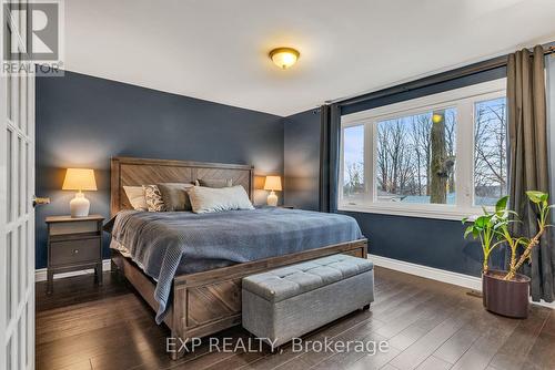 10 Birchwood Drive, Barrie, ON - Indoor Photo Showing Bedroom