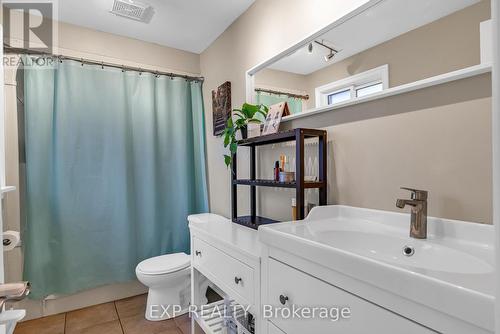 10 Birchwood Drive, Barrie, ON - Indoor Photo Showing Bathroom