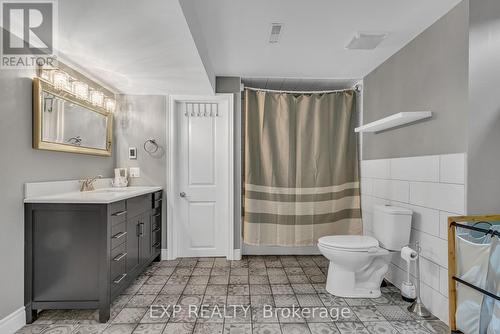 10 Birchwood Drive, Barrie, ON - Indoor Photo Showing Bathroom