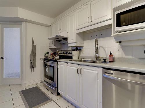 Kitchenette - 6904 Rue Marie-Guyart, Montréal (Lasalle), QC - Indoor Photo Showing Kitchen With Double Sink