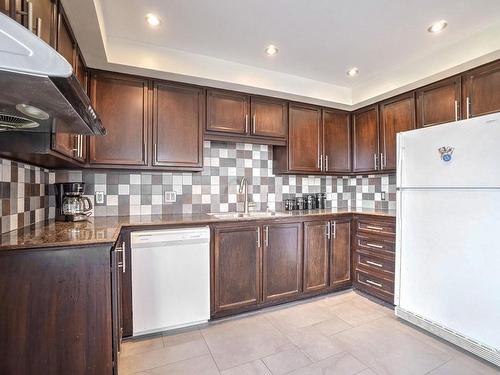 Kitchen - 2445 Mtée Des Lacasse, Laval (Auteuil), QC - Indoor Photo Showing Kitchen