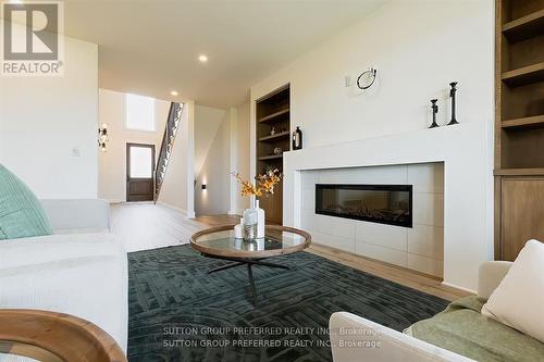 159 Renaissance Drive, St. Thomas, ON - Indoor Photo Showing Living Room With Fireplace