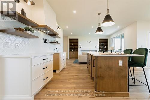 159 Renaissance Drive, St. Thomas, ON - Indoor Photo Showing Kitchen