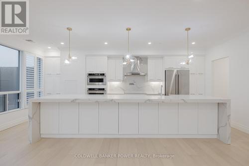 1103 - 260 Villagewalk Boulevard, London, ON - Indoor Photo Showing Kitchen With Upgraded Kitchen