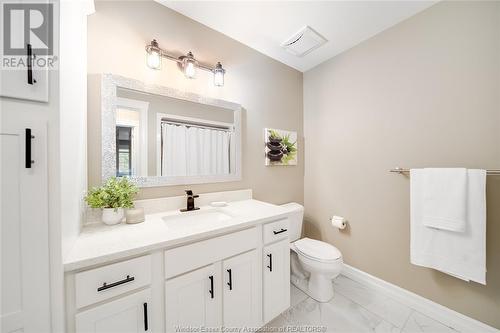 32 Shaw Drive, Amherstburg, ON - Indoor Photo Showing Bathroom